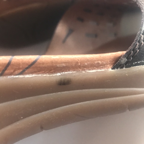 Women’s Bare Traps Die-Cut Sandals - Picture 9 of 12